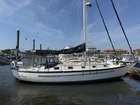 Pacific Seacraft Crealock 37