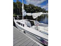 Hunter 23.5 Click to launch Larger Image