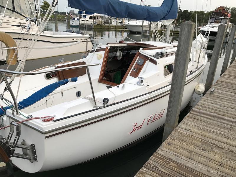 1982 Catalina 25 located in Michigan for sale