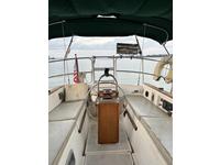 Island Packet 27 Click to launch Larger Image