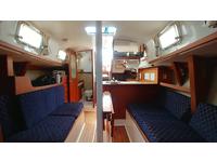 Hunter 33 Click to launch Larger Image