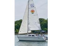 1990 Stockton Lake Missouri 27 Hunter H27