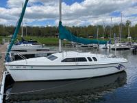 84 Lake Nockamixon Pennsylvania 24 Hunter sloop