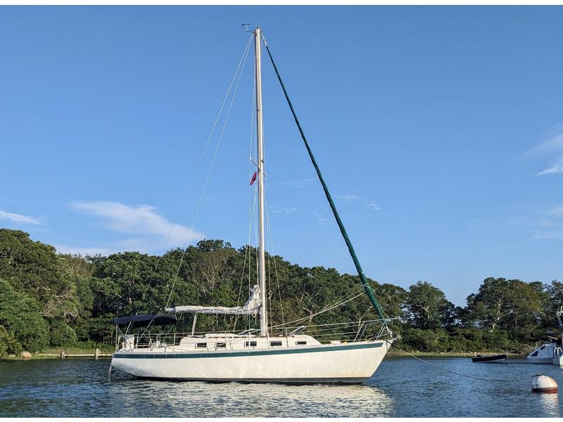 1977 Endeavor Yachts - Endeavor located in Massachusetts for sale