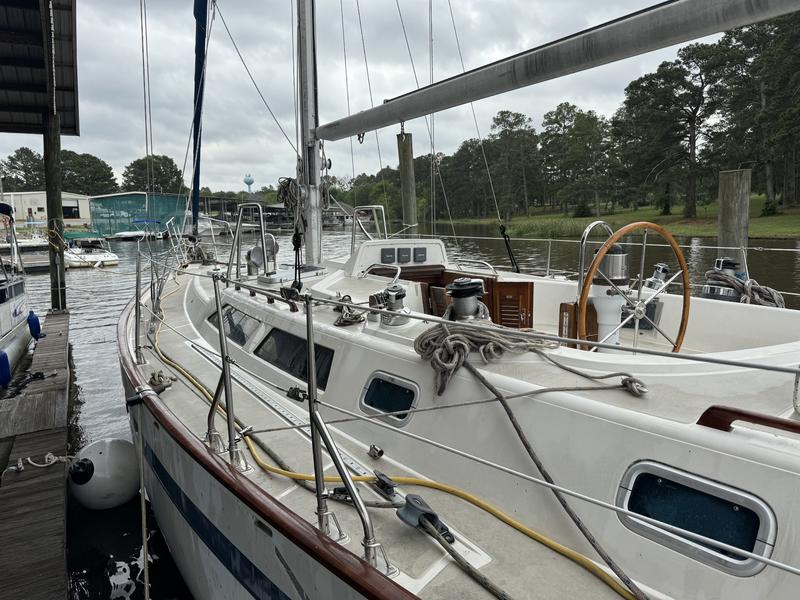 1989 TaShing Yacht Taswell 43 located in Mississippi for sale
