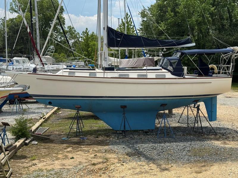 1984 Pearson 386 located in Maryland for sale