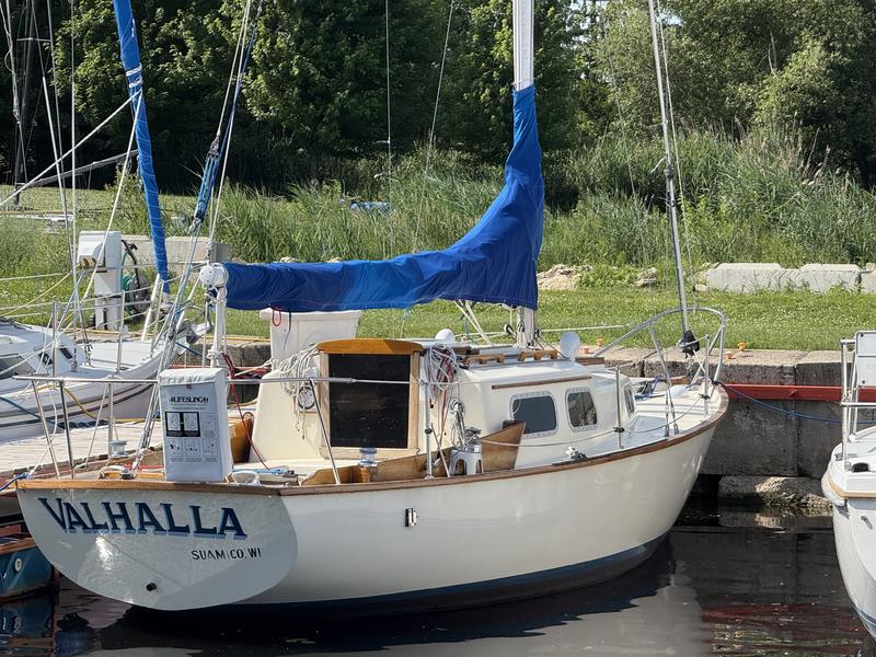 1969 Tartan 27 located in Wisconsin for sale