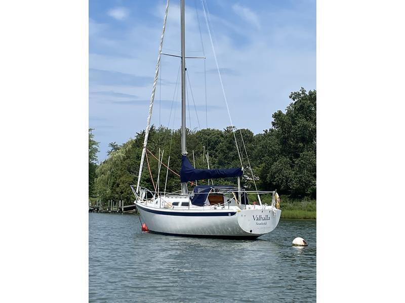1974 Ericson 29 located in New York for sale