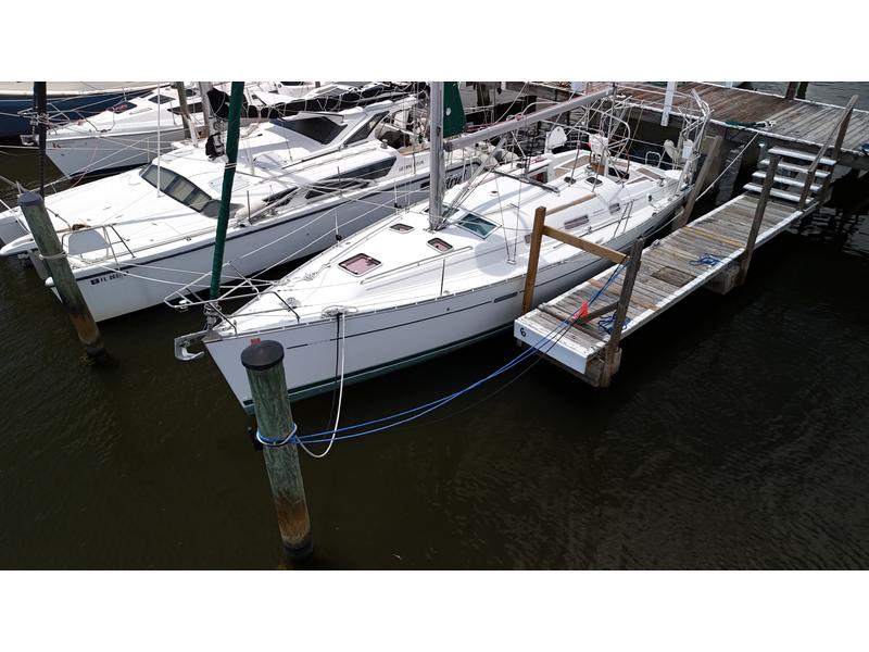 2007 Beneteau 343 located in Florida for sale