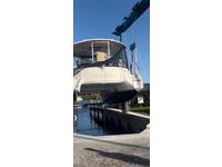 1996 Moore Haven Florida  32 AMI 320 Renaissance