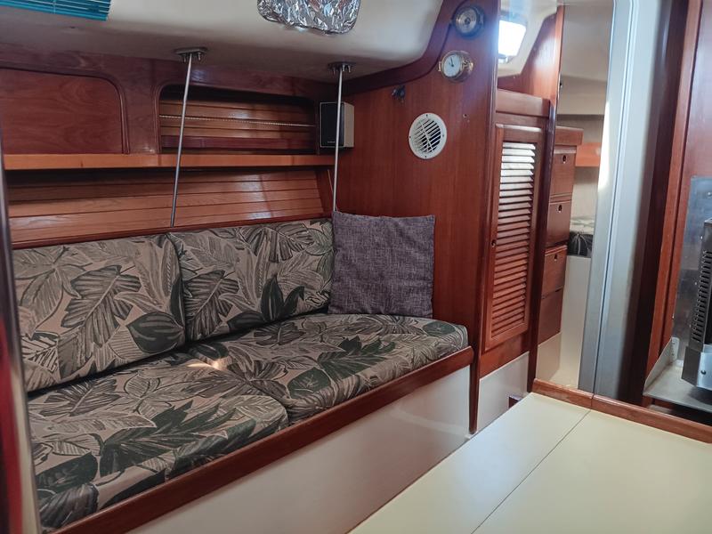 1987 Cal 33-2 Cal 33-2 located in Florida for sale