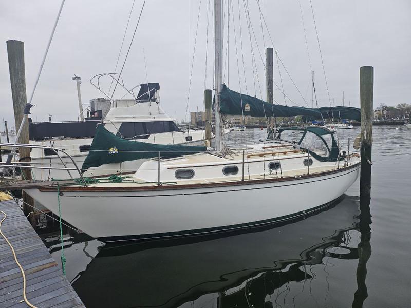 1986 Cape Dory Cape Dory 32 located in New York for sale