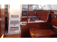 Beneteau Oceanis 331 CB Click to launch Larger Image