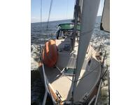 Island Packet 27 Click to launch Larger Image