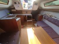 Hunter 27 Click to launch Larger Image