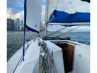 Beneteau Oceanis 323 Click to launch Larger Image