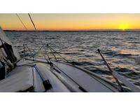 Hunter 27 Click to launch Larger Image